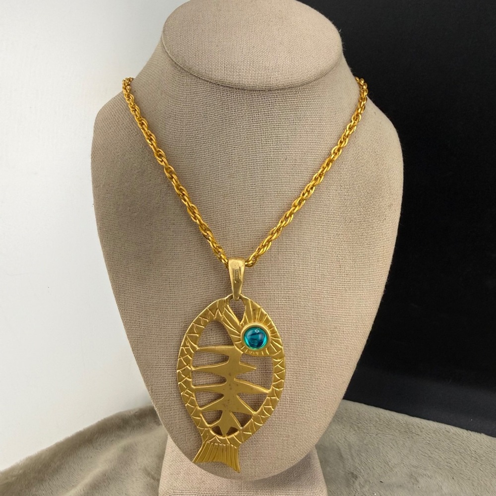 Fish Necklace Gold Tone Signed‎ Express 36"